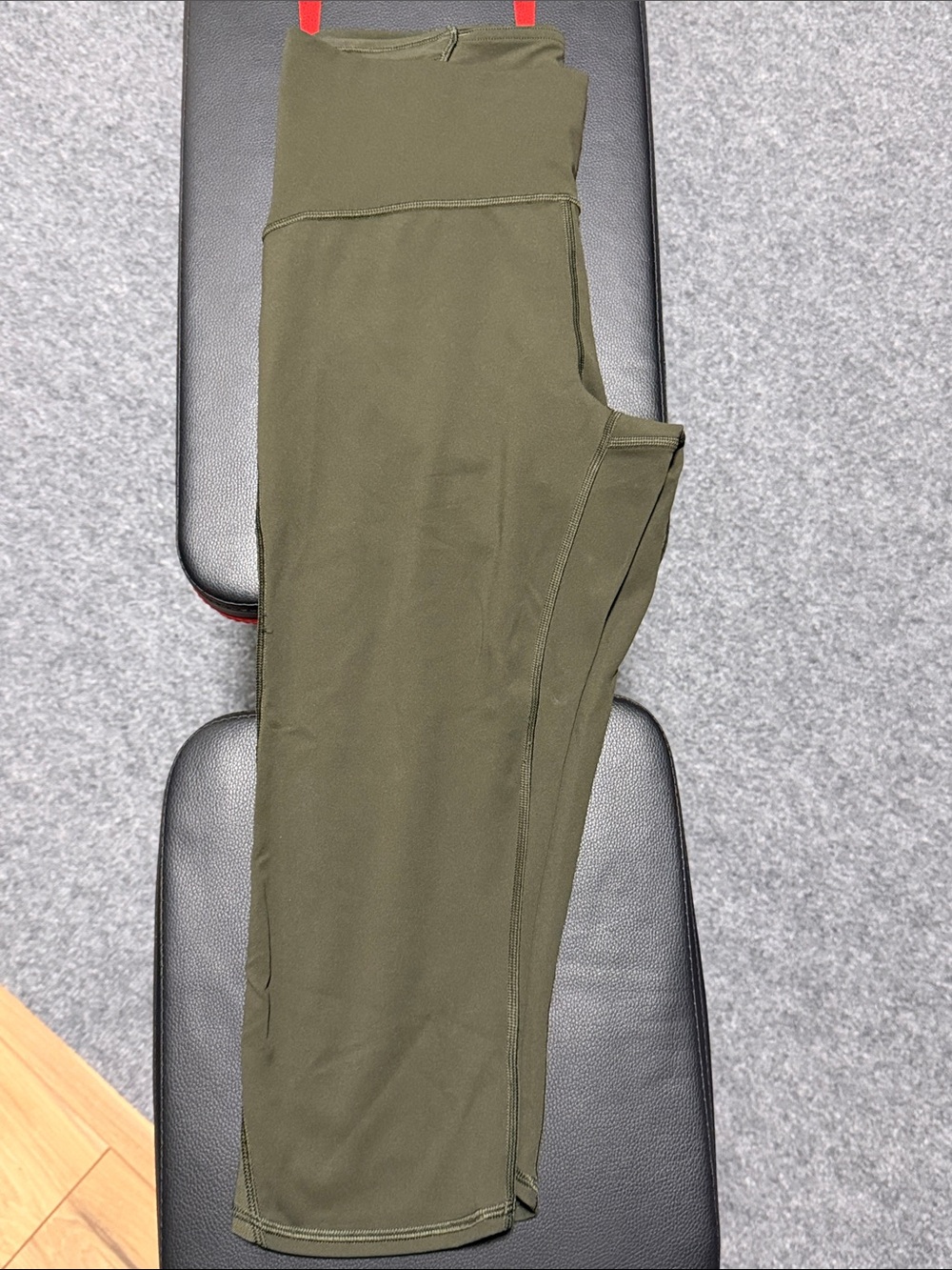 Women’s lulu lemon Olive Green Performance leggings size 8